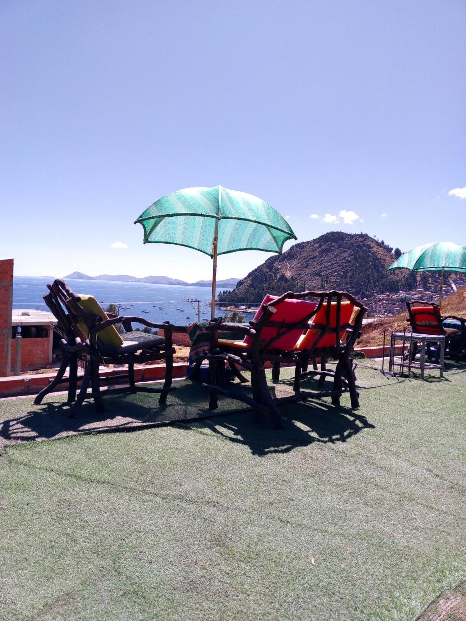 Hostal Resto Bar Flor De Mi Tierra Copacabana  Bagian luar foto